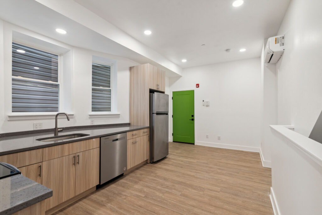 06-5039 Spruce St6